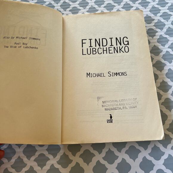 Finding Lubchenko by Michael Simmons Paperback Book Pre-Loved - Picture 3 of 6